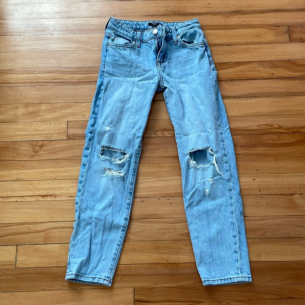 Girls size 7-8 forever 21 kids adjustable waisted ripped jeans